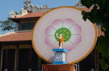 Lễ đài tại tổ đình Từ Đàm. Ảnh: Đăng Khoa.