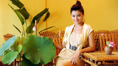 Siêu mẫu bán cà phê chỉ để thêm nổi tiếng ảnh 2