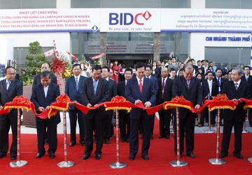 Khai trương ngân hàng BIDC Việt Nam tại Campuchia ảnh 1