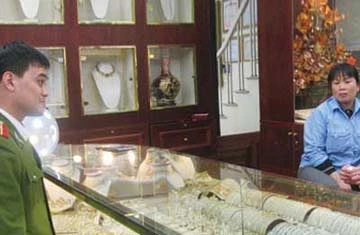 Thực hư những vụ “thôi miên” cướp tài sản- Bài 1: Mất tiền trong chớp mắt ảnh 1 Thực hư những vụ “thôi miên” cướp tài sản- Bài 1: Mất tiền trong chớp mắt ảnh 1