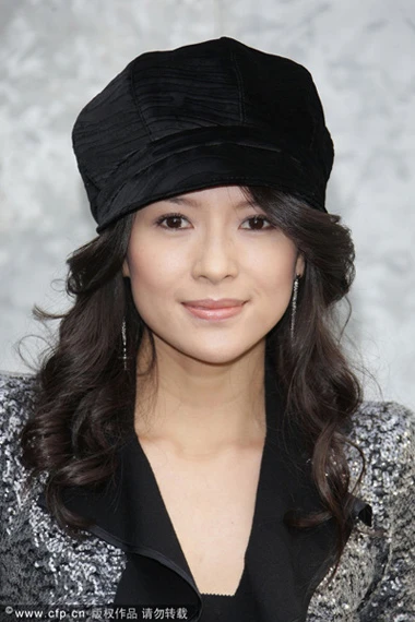 Chương Tử Di diện quần cộc dự trình diễn thời trang ảnh 1