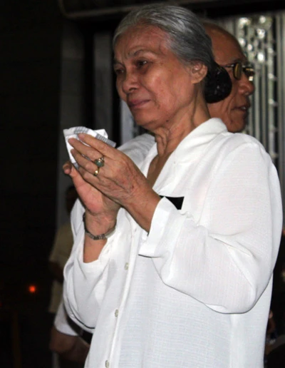 Người thân, đồng nghiệp đưa tiễn Hoàng Cầm ảnh 6