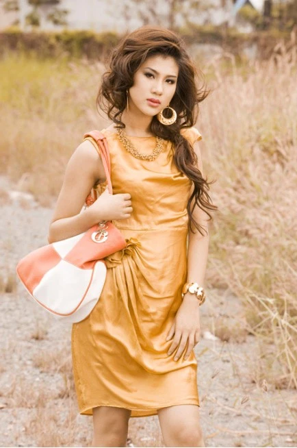 Trương Thị May lãng mạn với cỏ ảnh 6