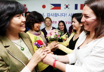 Giáo viên xứ Hàn ít hài lòng với công việc ảnh 1