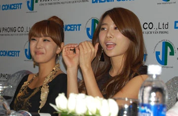 Diễn viên-ca sĩ Kim Joon đến TP.HCM ảnh 3