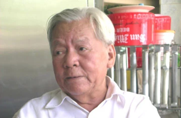 Có một nhà thơ cả đời… cuốc bộ ảnh 1 Có một nhà thơ cả đời… cuốc bộ ảnh 1