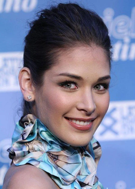 Hai Hoa hậu Hoàn vũ khoe sắc ảnh 1