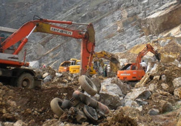 Nghệ An: Sập mỏ đá, 18 người chết, sáu người bị thương nặng ảnh 1 Nghệ An: Sập mỏ đá, 18 người chết, sáu người bị thương nặng ảnh 1