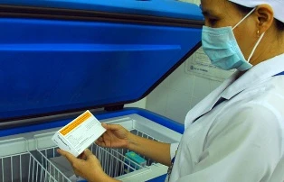 Một tháng nữa, văcxin Quinvaxem được tiêm lại ảnh 1