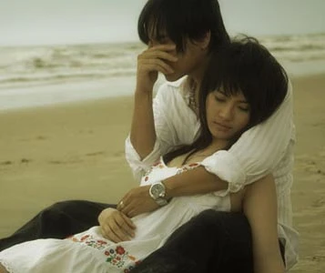 Trang góp mặt trong clip Yêu của ca sĩ Triệu Hoàng.