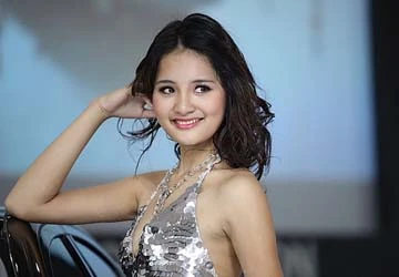 Sự thật về cát-xê 4.000 USD của người đẹp Việt ảnh 2