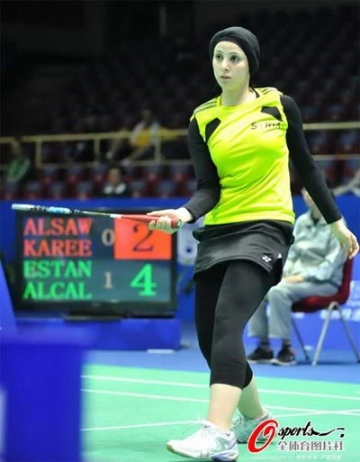 VĐV cầu lông nữ làm quen với trang phục thi đấu gợi cảm ảnh 8