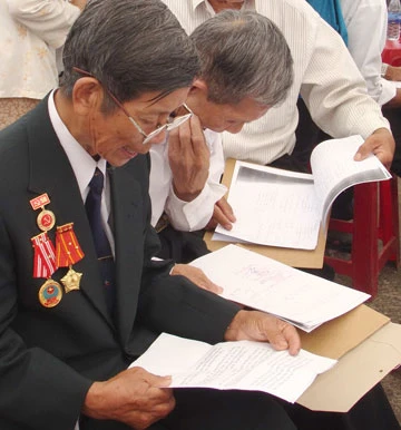 Gặp lại mình từ hồ sơ đi B ảnh 1