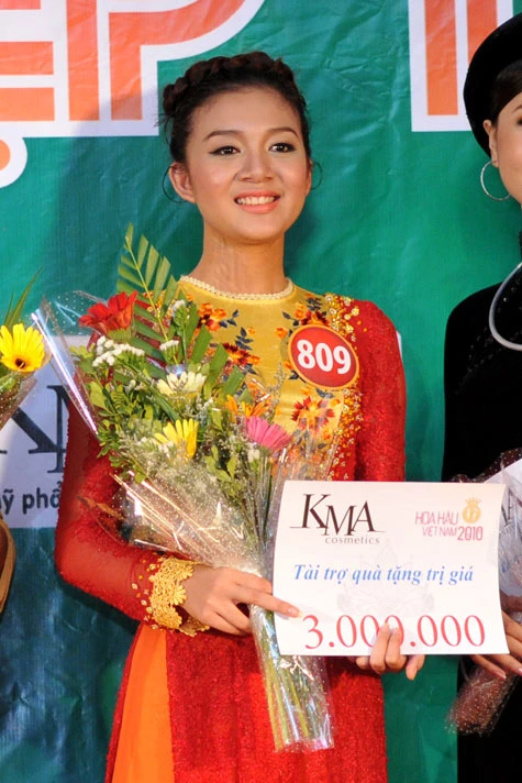 Người đẹp tài năng "bật mí" về người yêu lý tưởng ảnh 1