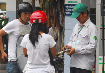 Bộ lại quên nhắc giảm giá xăng dầu? ảnh 1