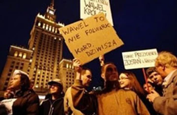 Tranh cãi về nơi chôn cất Tổng thống Ba Lan ảnh 1