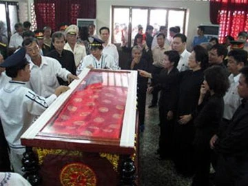 Lễ nhập quan nguyên Thủ tướng Võ Văn Kiệt tại nhà tang lễ Bệnh viện Thống Nhất.