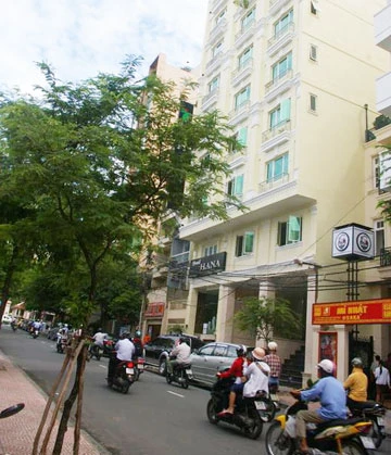 Quận 1, TP.HCM: Kiên quyết cắt ngọn 4 nhà xây lố tầng ảnh 1