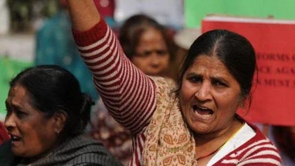 Ấn Độ: thêm một nạn nhân cưỡng hiếp qua đời ảnh 1