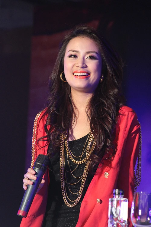 Hoàng Thùy Linh ra mắt "đứa con" mới ảnh 6