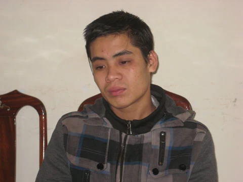 Vào nhà thờ trộm xe gắn máy ảnh 1