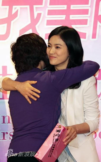 Song Hye Kyo xinh đẹp và rạng rỡ tại Bắc Kinh ảnh 2