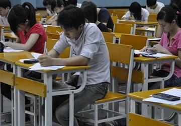 Loạn… thi thử đại học ảnh 1