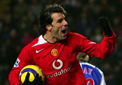 Van Nistelrooy vẫn nuối tiếc thời gian khoác áo M.U ảnh 1