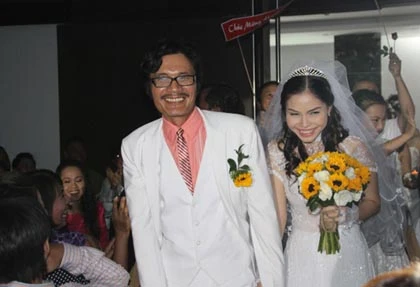 Diễn viên Công Ninh cưới vợ trẻ ở tuổi ngoài 50 ảnh 3