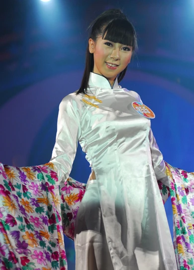 Nữ sinh 17 tuổi đăng quang Miss Teen VietNam 2008 ảnh 2