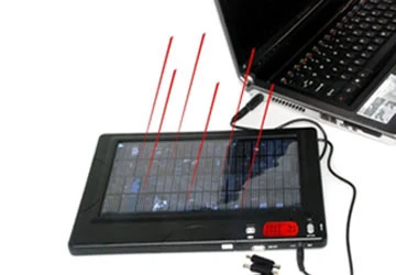 Thiết bị sạc pin cho laptop bằng năng lượng mặt trời.