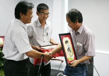 Chữ Tâm của ba ông bầu ảnh 1