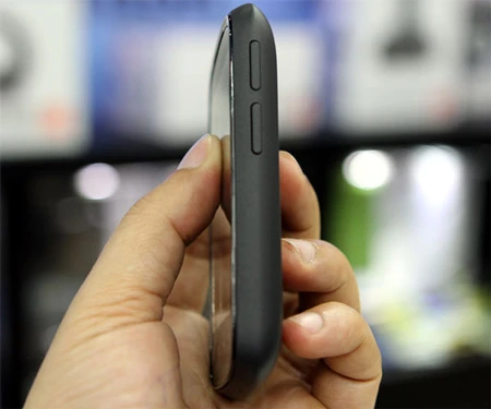 Đập hộp HTC Explorer chính hãng giá dưới 6 triệu ảnh 4