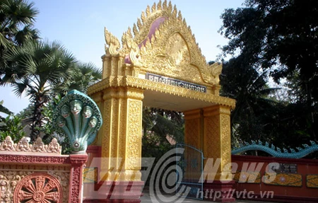 Bí ẩn ít biết về rắn thần 9 đầu khổng lồ ở chùa Khmer ảnh 4