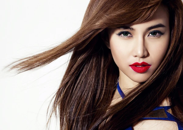 Đinh Ngọc Diệp khoe ba vòng ảnh 1