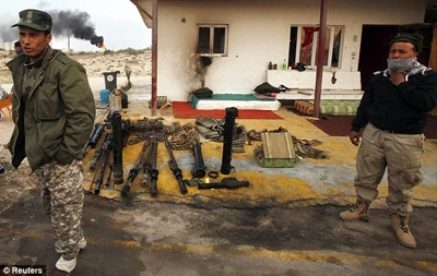 Phiến quân Libya sẵn sàng bán dầu mỏ ra nước ngoài ảnh 1