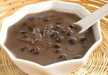 Đậu đen trị chứng bế kinh, động thai ảnh 1