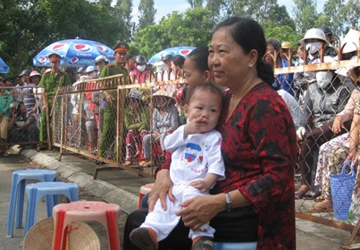 Mong một tổ ấm cho bé Như Ý ảnh 1