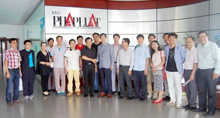 Hội Nhà báo Hàn Quốc thăm báo Pháp Luật TP.HCM ảnh 1