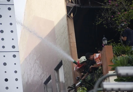 Cháy lớn tại quán bar Barocco ảnh 6 Cháy lớn tại quán bar Barocco ảnh 6