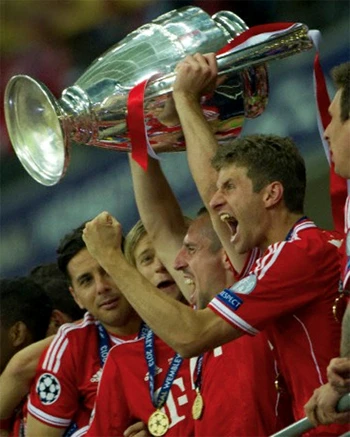 Đội hình xuất sắc nhất Champions League 2012/13 ảnh 8