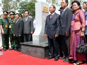 Khánh thành cột mốc biên giới Việt Nam-Campuchia ảnh 1