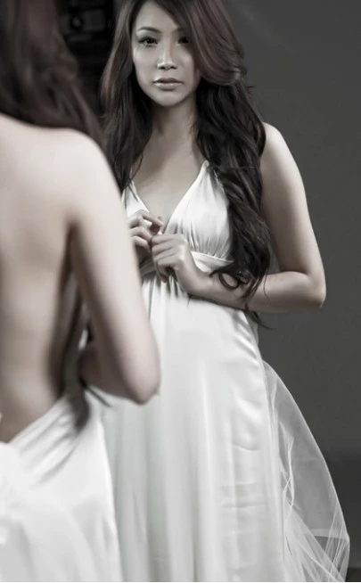 Hồ Quỳnh Hương đẹp buồn ảnh 3