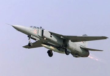 Nổ máy bay tiêm kích Mig-27 ảnh 1