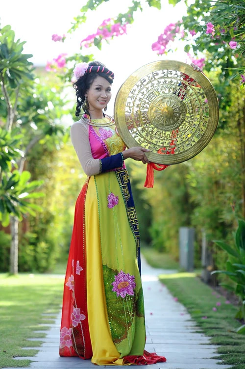 Thí sinh Hoa hậu VN thướt tha với áo dài ảnh 8