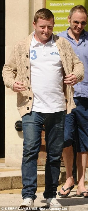 Vào rừng chơi bất ngờ tìm thấy kho báu ảnh 1