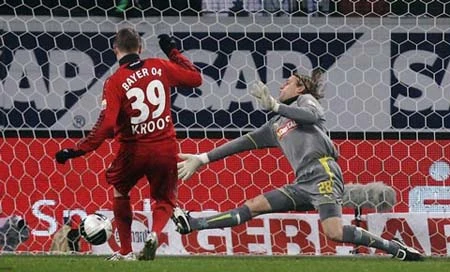 Leverkusen bay cao cùng Toni Kroos ảnh 1 Leverkusen bay cao cùng Toni Kroos ảnh 1