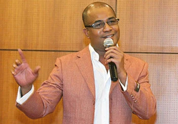 Ca sĩ Randy về nước biểu diễn ảnh 1