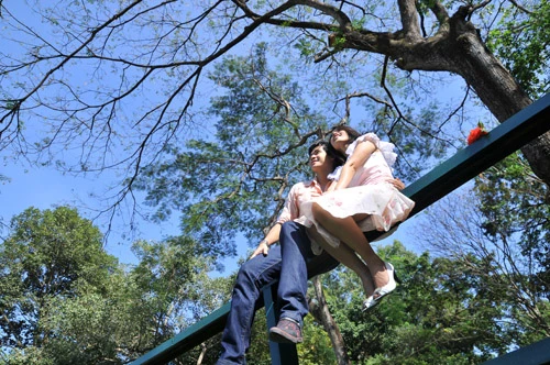 Phùng Ngọc Huy tình tứ bên Tú Vi ảnh 7