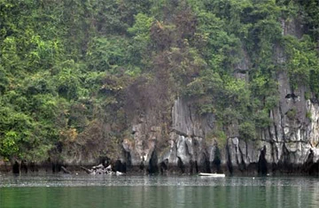 Tàu du lịch bốc cháy rồi chìm trên vịnh Hạ Long ảnh 5